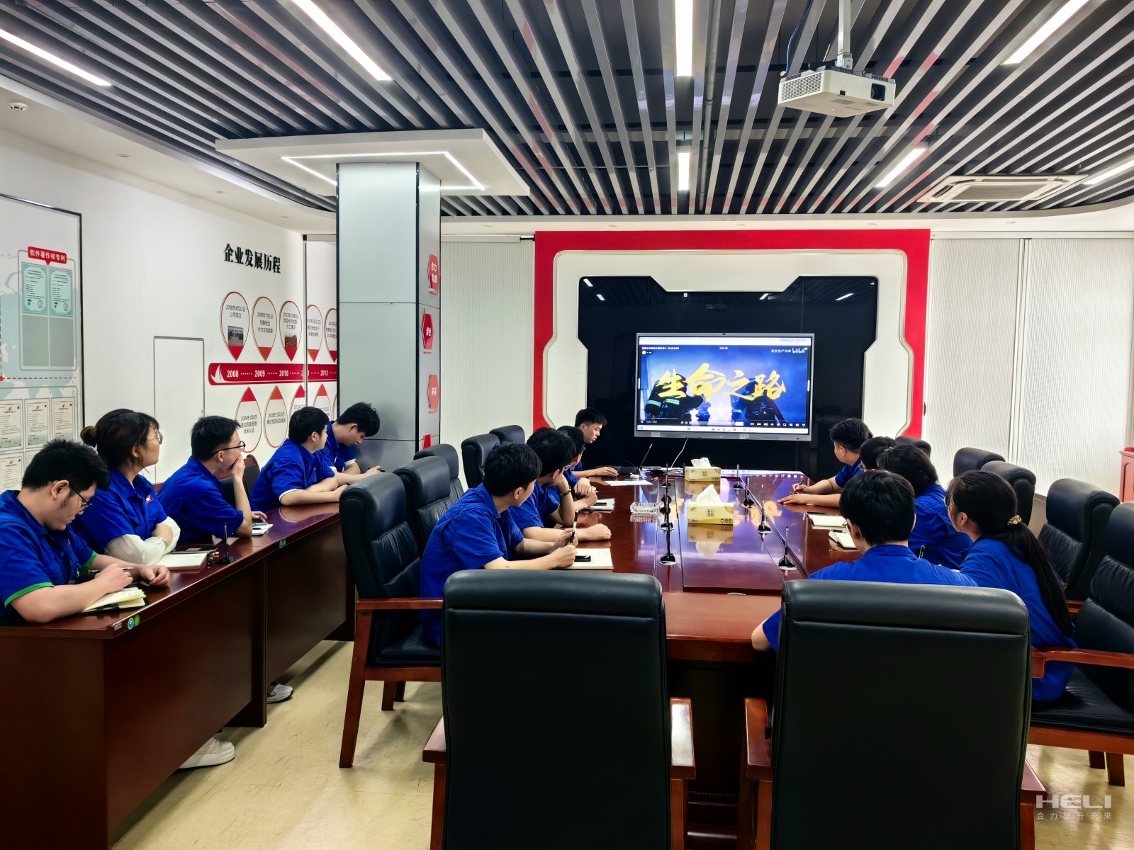 主題團(tuán)日活動(dòng)現(xiàn)場(chǎng).jpg 主題團(tuán)日活動(dòng)現(xiàn)場(chǎng).jpg