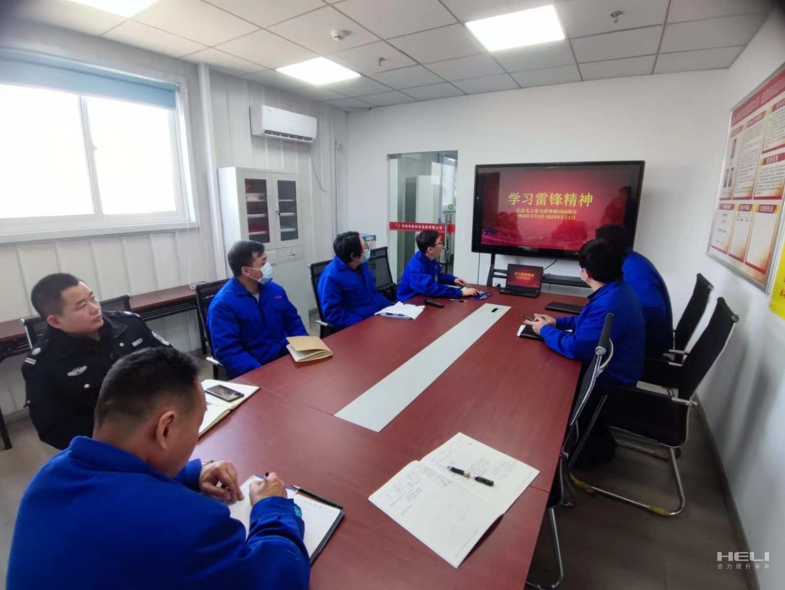 學習雷鋒精神(二).jpg 學習雷鋒精神(二).jpg